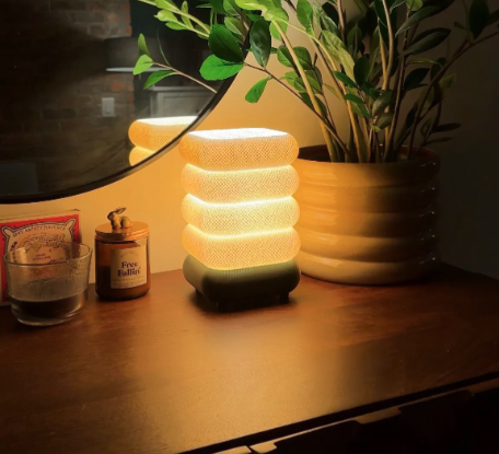 Luminária Retrô com Estrutura Cesta