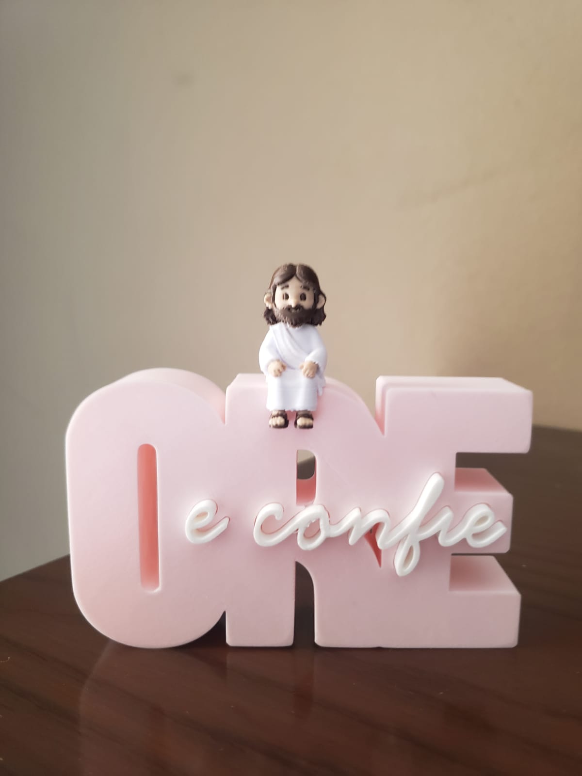Decoração Religiosa Ore e Confie com Jesus e Flores