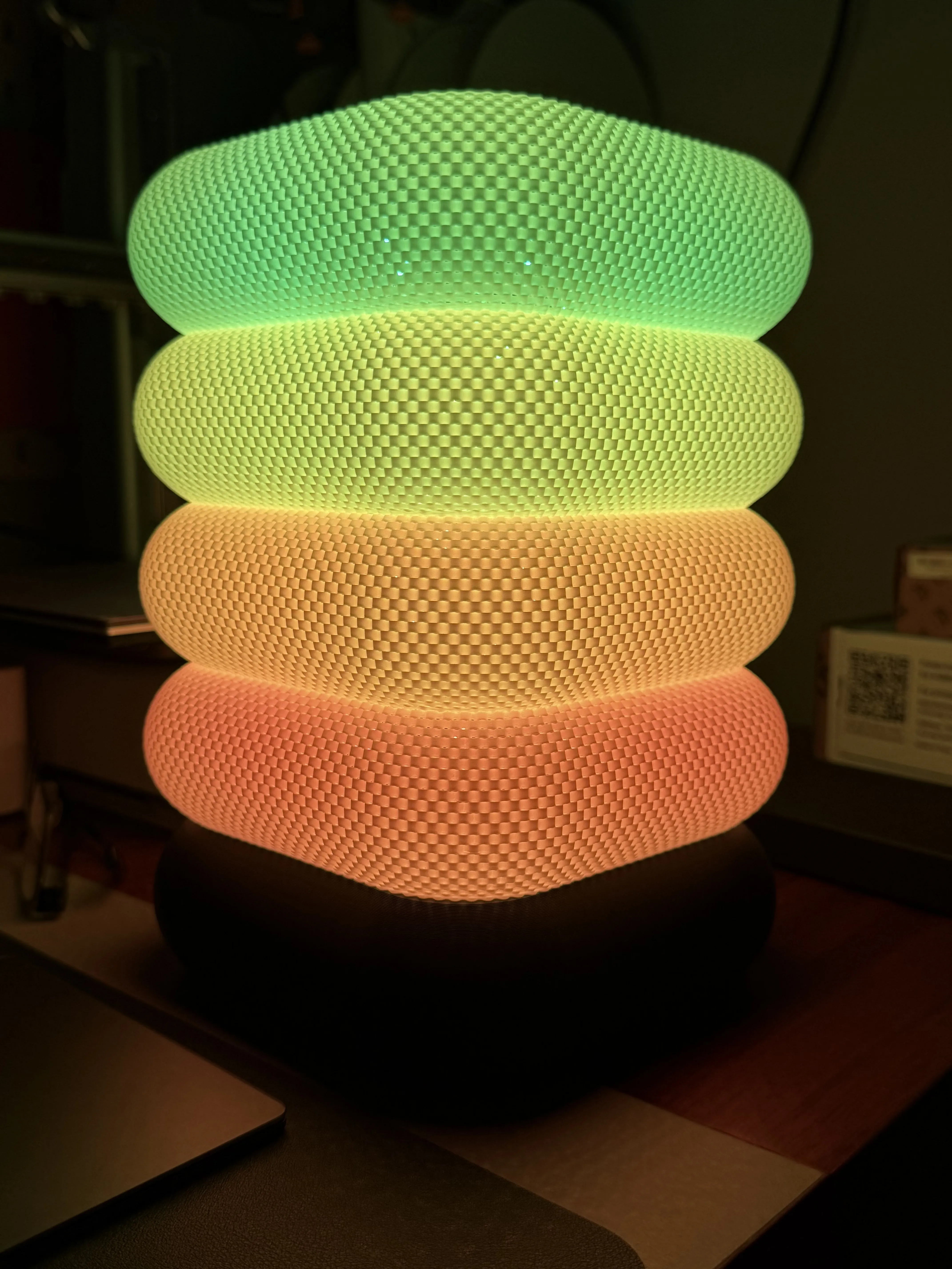 Luminária Retrô com Estrutura Cesta